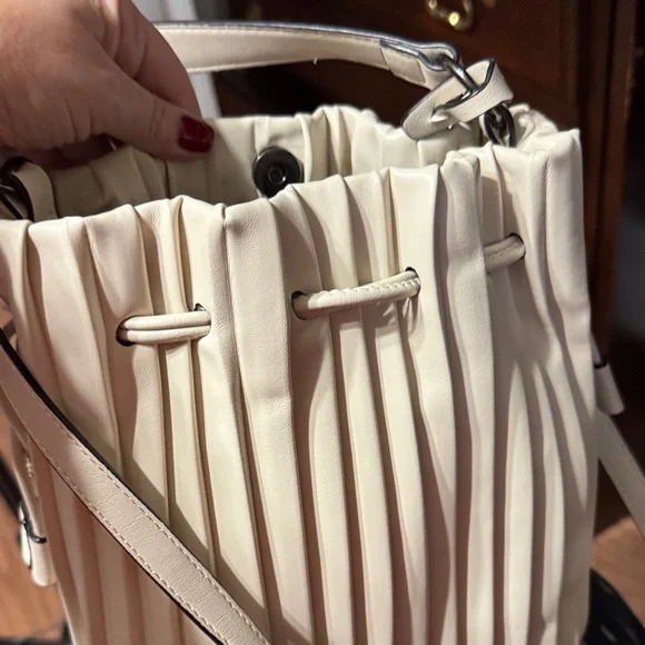 Vera Wang Cream Pleated Shoulder Bag - Picture 6 of 6